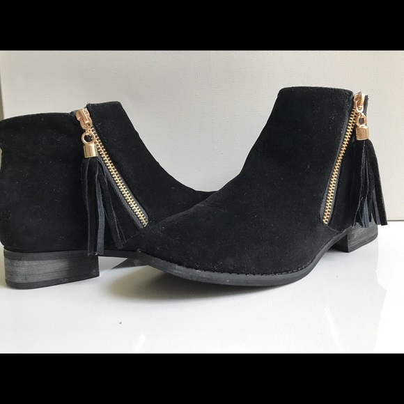 Shoes - Gold Zipper Black Boots